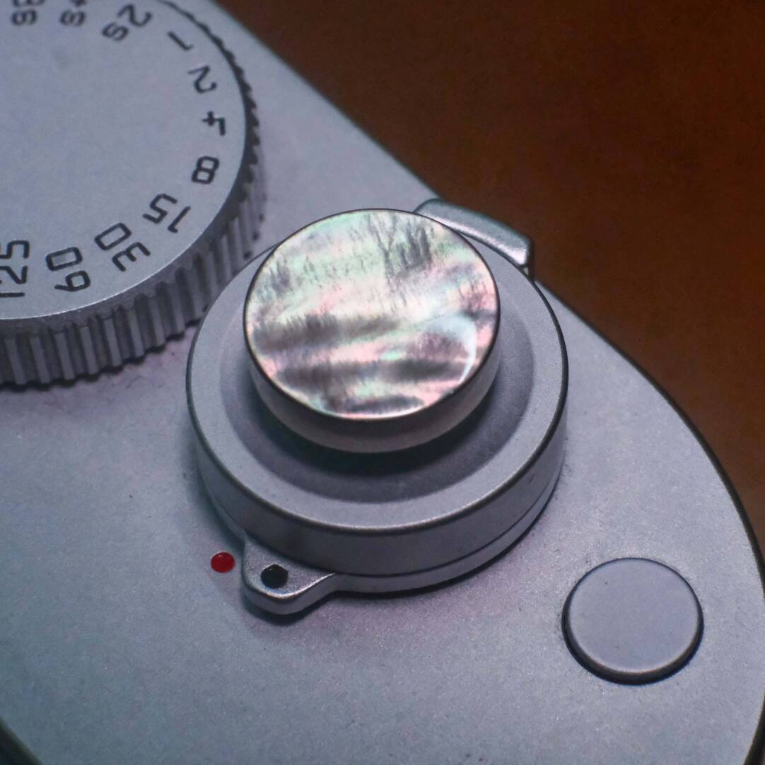 La Veritas Unique Natural Shell Hot Shoe Cover & Shutter Button For Leica & Ricoh